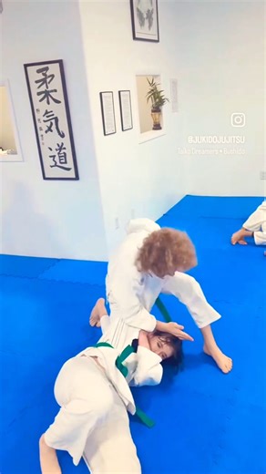 Atemi ➡️ Throw ➡️ Atemi || Jujutsu Self Defense #jujitsu #martialarts #shorts #judo #jujutsu #karate