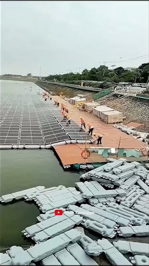 Thousands of Solar Panels Floating on Water! China’s Floating Solar Project.