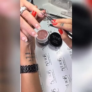 Cum se aplica produsul AcriGel? Simplu si rapid! ▪️ AcriGel Cover Two GN️ ▪️ Disponibil online pe www.getnails.com si in magazinele distribuitorilor autorizati #GetNailsOfficial #GetNailsDistributor Riana Nails Boutique | Get Nails