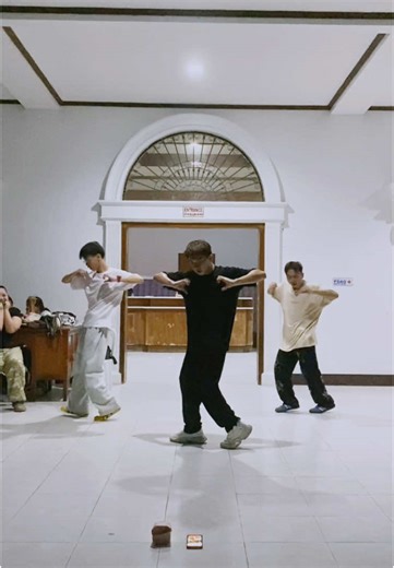 Creative Dance Choreography for 'Namumula' by Maki