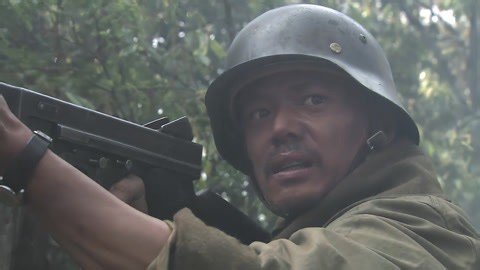 丛林激战伤亡惨重 龙文章决定孤身突围