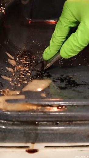 Greasy OVEN Deep Cleaning #ovencleaning #deepcleaning #cleaningtips #kitchencleaning | Clean That Up