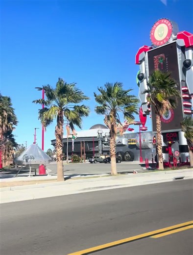 Alien Fresh Jerky 📍#aliens #baker