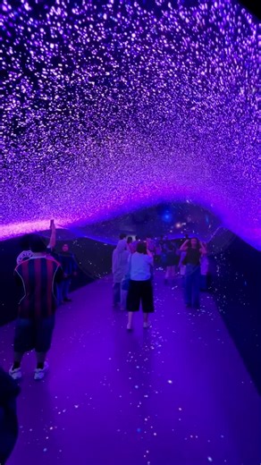 💥 Serius best, Space & Time Cube harga promo berbaloi! 📍Location: SPACE & TIME CUBE Level 3, Isetan @ Lot 10 10am - 10pm (Daily) #SpaceAndTimeCube #SpaceAndTimeCubeMalaysia #NakedEye3D #BukitBintang #KLTravel