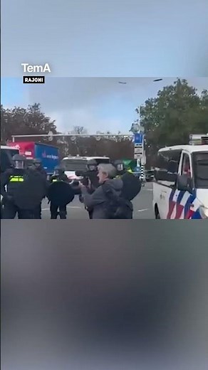 Tension jashtë gjykatës speciale në Hagë, shqiptarët përplasen me policinë
