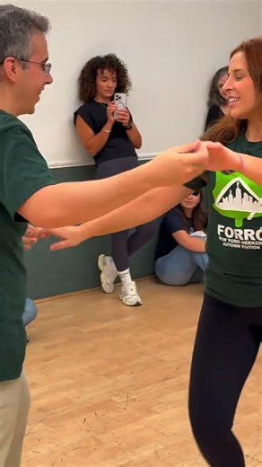 Forró Body Rolls & Circular Movements | Dance Demo with Rafael & Alice Rodrigues