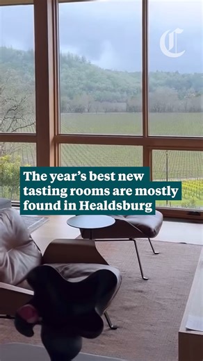 Chronicle Food & Wine on Instagram: "Healdsburg is having a moment: Five of 2025’s most exciting new tasting rooms opened in the Sonoma County city, as Wine Country pivots to smaller producers from the under-45 set. All of it lands in a year when closures outpace openings, with wineries squeezed by oversupply, rising costs and shifting drinking culture. Read more at the link in our bio. 📸: @willwrite4wine 🎬: @vanessa.labi"