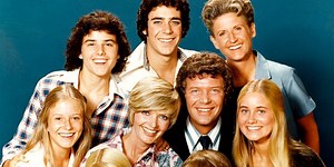 These 40 Hilarious Sitcoms Are the Perfect Watch for a Cozy Night In