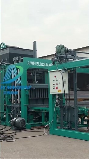 QT4-15 Fully Automatic Block Making Machine. High output, stable performance, interchangeable molds.