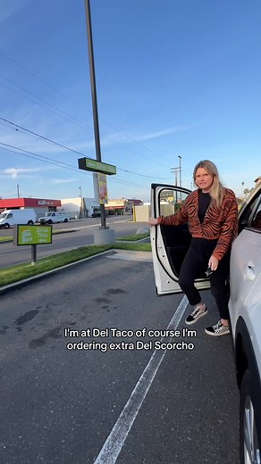 Del Taco: Exploring the Menu & Hot Sauce Selection