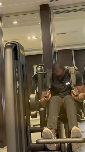 Abdominal crunch machine #abdominaltraining #abs