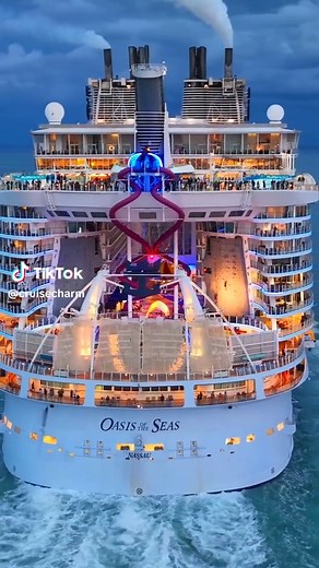 Explore 2024 Cruises on Oasis of the Seas | Royal Caribbean