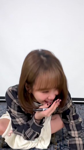 Drawing Challenge with Le Sserafim | Dragon Drawing Fun!