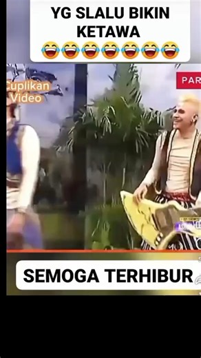 Hidup bukan sinetron, tapi komedi on Instagram: "OVJ adalah singkatan dari Opera Van Java, yaitu sebuah acara hiburan komedi di televisi Indonesia. Apa itu OVJ? OVJ merupakan program komedi dengan konsep drama panggung, di mana para pemain membawakan cerita secara santai dan penuh improvisasi. Gaya humornya dikenal ringan dan menghibur. Ciri khas OVJ: • Menggunakan tema drama atau cerita yang dibawakan secara komedi • Banyak improvisasi spontan • Menghadirkan parodi dan adegan lucu • Dibawakan o