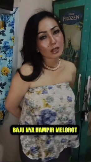 Tante STW Terlihat Cantik mempesona