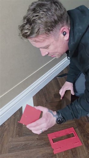 Make your job easy with the Myscribe herringbone template 🫡 How to lay a Herringbone floor #shorts