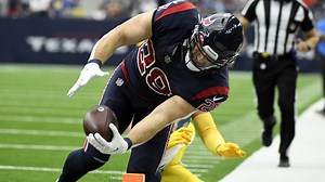 Rex Burkhead sets left pylon as his destination on 25-yard TD journey