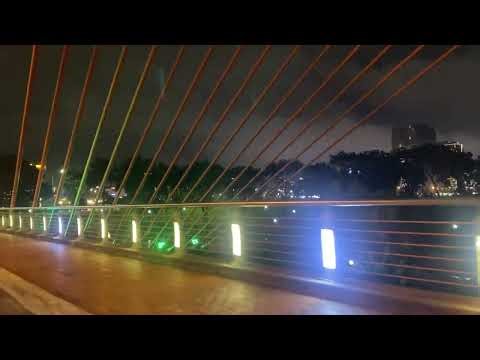 Take a walk around the city with me to relax after a long day