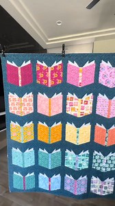 Okay but HOW CUTE is this “Book Nerd” quilt?! 🤩📚 This one was paper pieced and totally packed with personality — each little book block has its own vibe and I’m obsessed. My longarm quilting client Melissa made this beauty for her daughter’ graduation!! She did such a a amazing job!! 😍 I quilted it up with the Southwest pantograph by Leisha Farnsworth and I love how the texture gives it that extra movement, like the books are practically flipping their own pages! 😍 Such a fun project from st