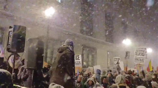 Anti-ICE Rally in Chicago: Unity Amid Snow