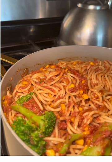 Corned Beef Spaghetti: Quick & Easy Jamaican Recipe