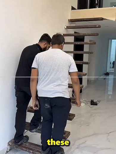 Dubai Staircase Construction for Shakes: A Worker's Focus