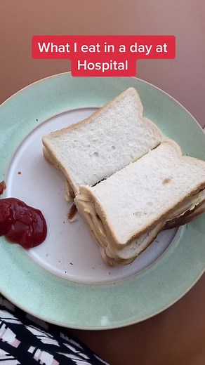 Hospital Food Review: What I Eat in a Day