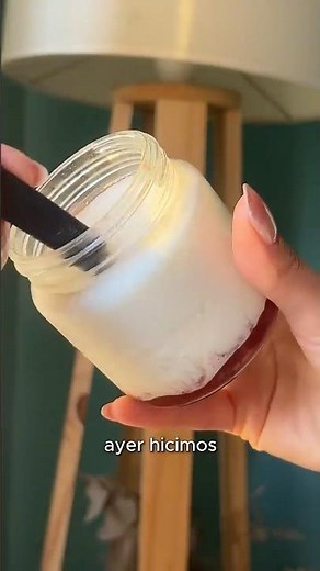 Yogur casero con colchón de frutas 🍓