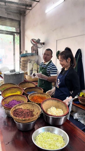 🧚‍♀️👉Khoảng cách thì xa đấy nhưng chị nhìn thấy chất xôi của em ngon quá lên phải bay về ngay để học 🥰Cám ơn chị và chúc chị luôn mạnh khỏe để có thể mang lại được những xuất xôi ngon bên đất nước bạn chị nhé 🧚‍♀️Khởi Nghiệp Không Khó đã có BẾP CHÚ THÀNH lo nha mọi người#khoinghiep #xoi #nhandaotaohocvien #xuhuongtiktok