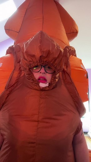 Carys Cuttlefish (@caryscuttlefish)’s videos with RABBIT HOLE - Qveen Herby