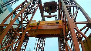 Friday Flick! Mammoet recently assisted in the replacement of a million pound, 40 year old main electric generator. Great job to all teams involved! | Mammoet