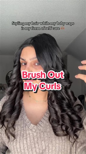 Postpartum Hairstyling Tips: Sausage Curls Tutorial