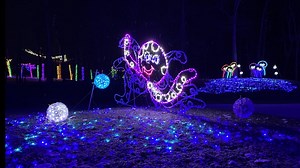 Stone Hedge golf course dazzles spectators with 4 million lights