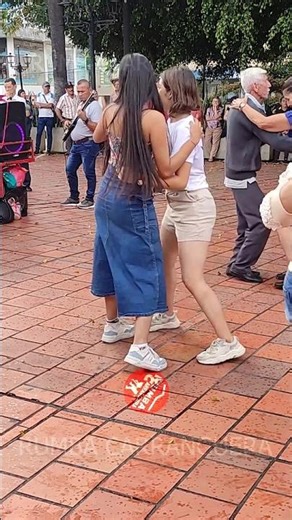 We continue with this lovely couple dancing carranga #dance #carranga #rumbacarranguera