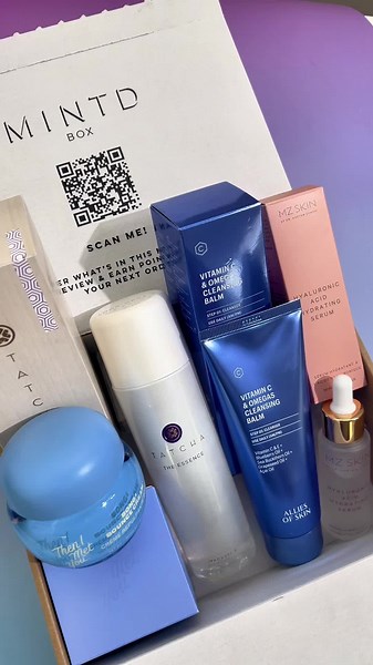 Get glass skin with this edit #skincarebox #viralskincare #glassskin