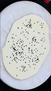 Make soft kulchas on a pan, just like in restaurants, at home without an oven. Homemade Tawa Kulc...