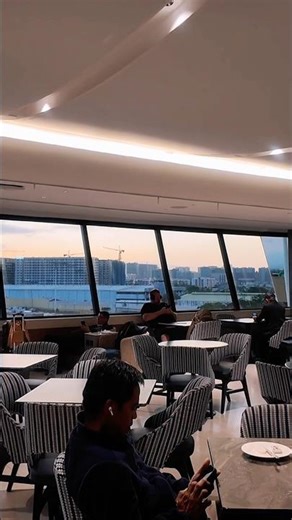 Transit level premium — recharge mode ON 🧡 TQ Mabuhay Lounge