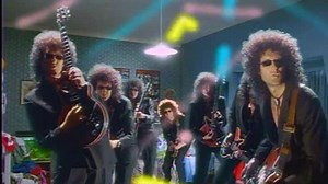Queen - The Invisible Man (Official Video)