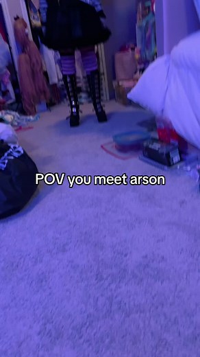 I'M SO SORRY IF I OFFENDED ANYONE THIS IS A JOKE AND I ACTED LIKE THIS IN 2020 THIS IS SATIRE I WILL MAKE AN APOLOGY VIDEO WITH TEARS LATER BTW I'M NOT MAKING FUN OF TRANS OR PEOPLE WHO USE NEO PRONOUNS IT'S JUST FOR THE VIDEO #chloehasamikuobsesion #airisstars #arson #arson2020 #povarson #satire #joke #youmeetarson #emo #goth #2020 #gay