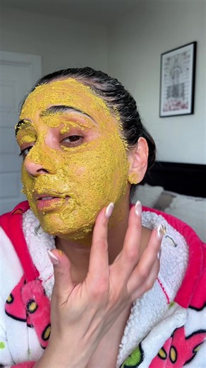 Clear bright skin at home use this mask daily. All natural ingredients from @powervedicnaturals #skincaretok #diyskincare #skincaretips INGREDIENTS 2 Tbsp Gram Flour (Besan) 1 tsp Pomegranate powder 1tsp orange peel powder 1/2 tsp Turmeric powder 1/2 tsp Papaya leaf powder 1/2 tsp Amla powder Mix with Powervedic Naturals Organic Saffron Rose Water facial mist or alternatively use milk Leave it on for 20-30 minutes wash it off with Luke warm water Recommendation- this is safe to be applied everyd