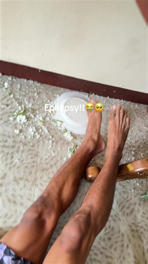 Magandang araw po sa inyong lahat. Gusto ko lang po sanang ikwento ang tungkol sa kapatid ko. Pang-anim po siya sa aming magkakapatid, ako naman po ang pangpito walo po kaming lahat. May sakit po siya na tinatawag na epilepsy. Nagsimula po ito nung 5 years old pa lang siya. Dahil galing kami sa mahirap na pamilya, kung saan-saan namin siya pinagamot sa doktor, sa albularyo, at sa kahit saan na pwedeng makatulong sa kanya. Nung nagpatingin kami sa doktor, binigyan siya ng maraming gamot at sobran