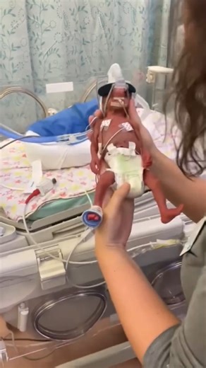 904K views · 4.4K reactions | 殺殺 #baby #babylove #cutebaby #cute #babyborn #newborn | Babyfirsttv | Facebook