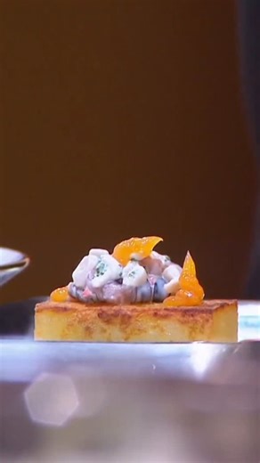 A @marli_silva_1992 e a @atcarolinas bem tentam ajudar o @guizaadas, mas “é a prova mais difícil” que fez no MasterChef Portugal!😬⚡️ #masterchefportugal #rtp | MasterChef Portugal