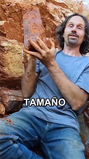 Extracting pure QUARTZ from the mud by hand