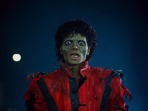 Corta pro Michael Jackson estudando, compondo, criando melodia, gravando, criando a coreografia, treinando, dançando, criando o inédito...Absolutamente não tem pra ninguém. Tinha ano que ele competia no Grammy contra ele mesmo. MJ está em outra prateleira e ngm mais esta lá.