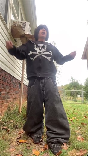 Exploring Emo and Alternative Fashion Trends