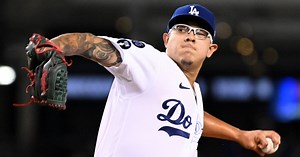 Dodgers open their postseason with a victory over the Padres in NLDS Game 1