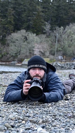 🦅 Press the link in the comments to get first access to my 2026 Bald Eagle Photography Workshop, launching October 7th. This isn’t a sightseeing trip. It’s an immersive, small-group experience designed to help you confidently capture tack-sharp birds-in-flight photos, even if you’re a beginner..We’ll spend 15 hours on the water photographing bald eagles fishing, diving, and soaring just meters away, plus classroom sessions, pre and post workshop live virtual coaching, and new video training to 