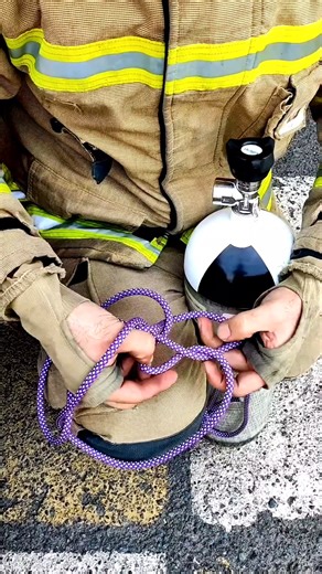 314K views · 3K reactions | Cylinder Carrying Knot (Equipment) In high-rise buildings without a dedicated firefighter elevator, some extra equipment is carried individually by firefighters. Carrying the Cylinder Knot #firefighter #firedepartment #rescue #fire #cylinder #emergency #IranFireDepartment #TehranFireDepartment #KarajFireDepartment #firetraining #scubadiving | Raj Panwar osho | Facebook