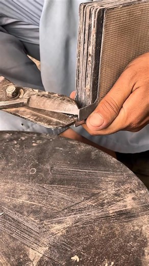 Cutting battery plate #Repair #battery #plate | AK Battery Mardan